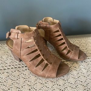 Naturalizer tan heel - US 8